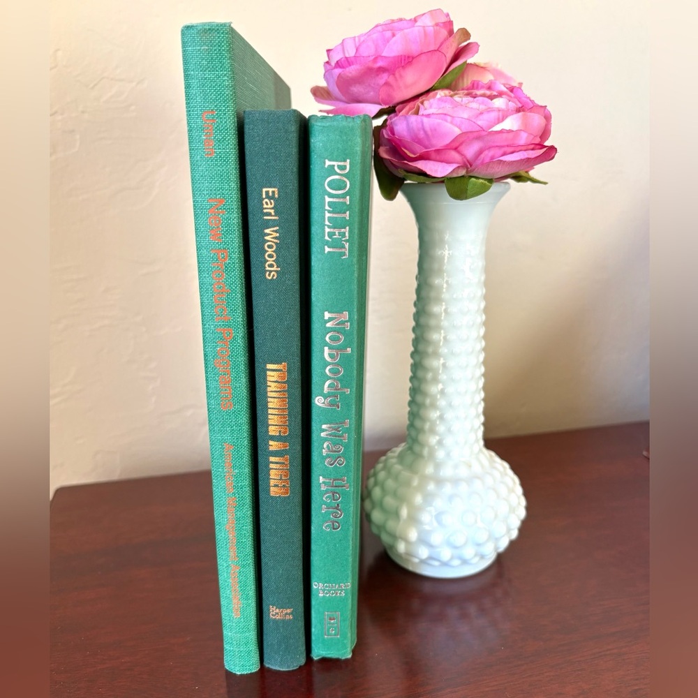 Set of 3 Styling Hardback Books Shades of Green